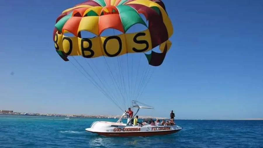 باكيدج الغردقة 3 أيام – مغامرات بحرية وسفاري مع إقامة فاخرة في الممشى السياحي